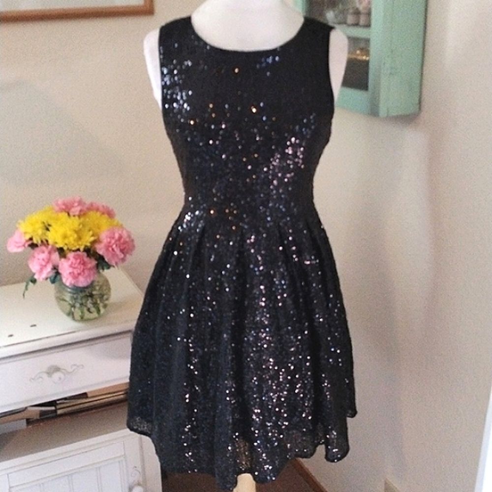 ISSI Sparkly Black Dressy Dress